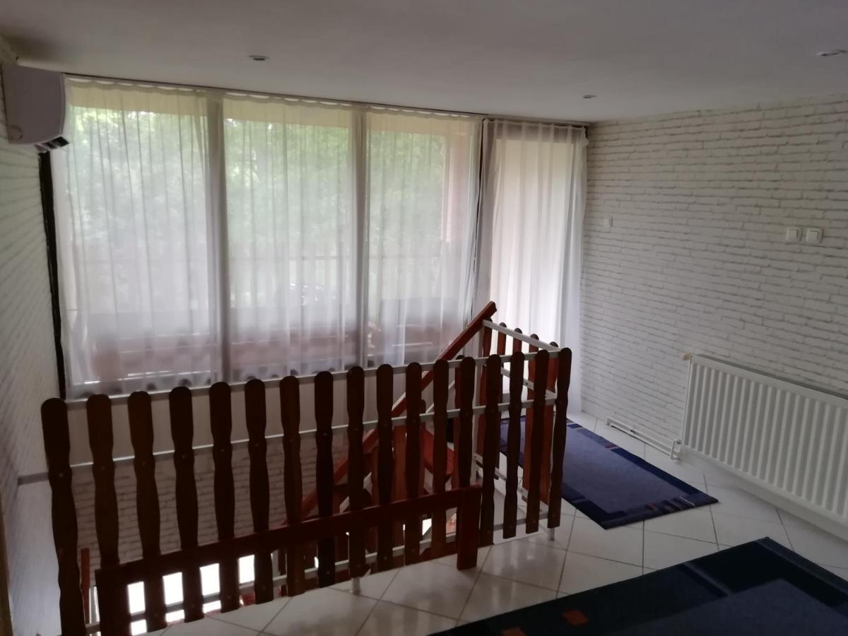 Maci Vendeghaz Apartment Bekescsaba Bagian luar foto