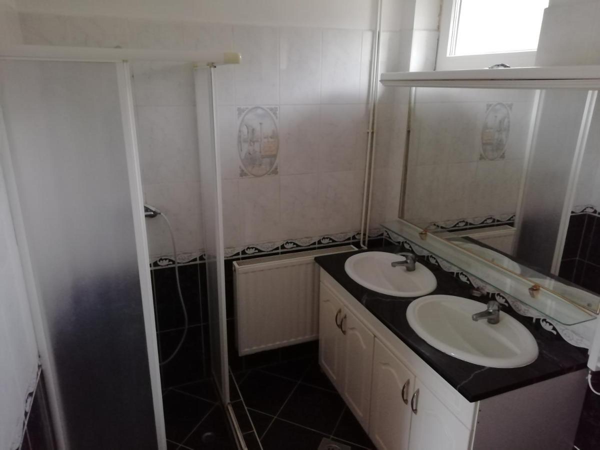Maci Vendeghaz Apartment Bekescsaba Bagian luar foto