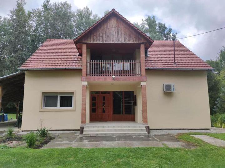 Maci Vendeghaz Apartment Bekescsaba Bagian luar foto